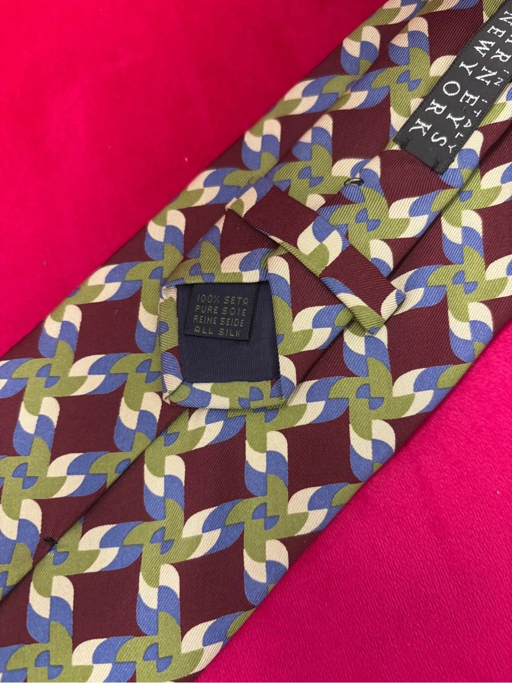 Barneys new york vintage Maroon Geometric Silk Tie 100% silk never worn